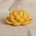 Lotuskerze aus Bienenwachs – handgegossen 9x9 cm