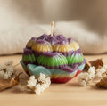 Handgemachte bunte Lotusblumen Kerze aus Upcycling Wachs