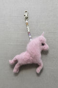 Porte-clés Licorne en feutre – pièce unique faite main