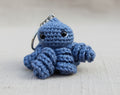Blauer handgehäkelter Oktopus Schlüsselanhänger – Amigurumi aus Baumwolle, handgemacht