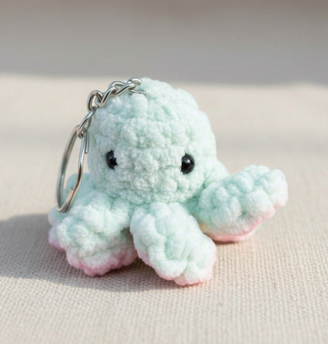 Handgehäkelter Oktopus Schlüsselanhänger in Pastellfarben – kleines Amigurumi aus Baumwolle, handgemacht