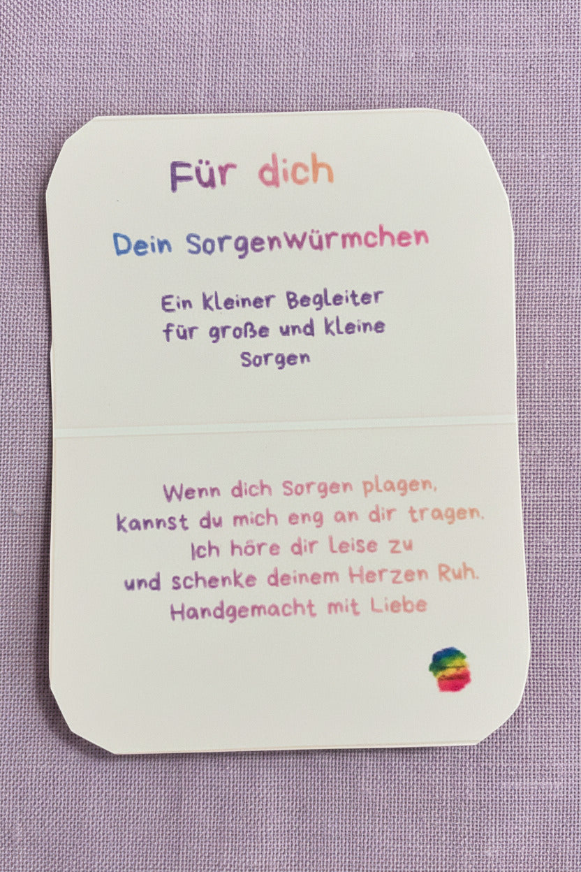 Handgehäkeltes Sorgenwürmchen Glücksbringer mit Kärtchen und Spruch, kleines Geschenk handgemacht
